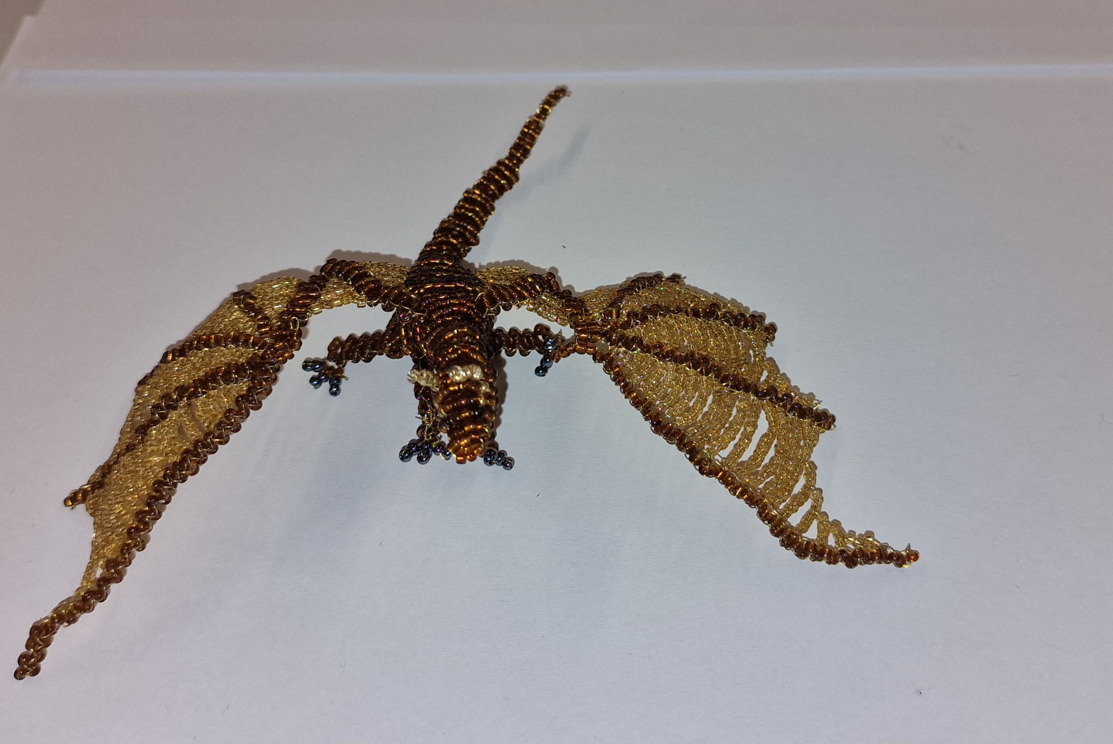 Braun - Goldener Drache - Perlentier